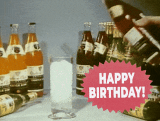 Du champagne 🍾 et des gâteaux 🎂 et de la musique 🎶 pour une fête d’anniversaire réussi